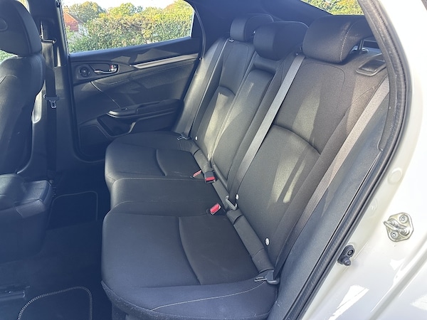 Used Honda Civic 2017 for sale - 76171098: Photo 19