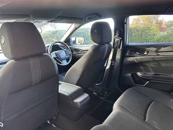Used Honda Civic 2017 for sale - 76171098: Photo 20