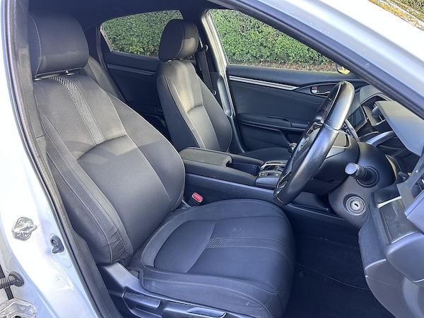 Used Honda Civic 2017 for sale - 76171098: Photo 24
