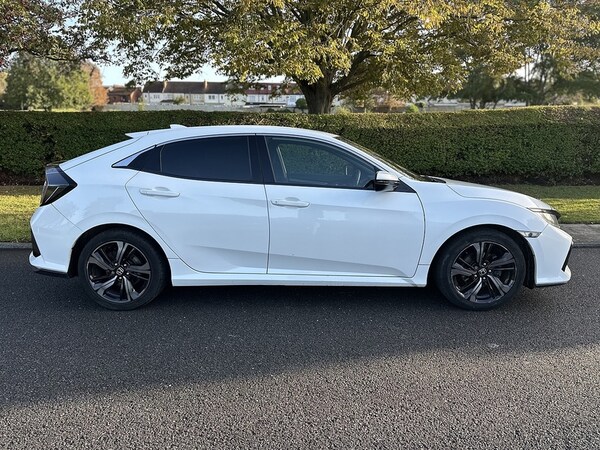 Used Honda Civic 2017 for sale - 76171098: Photo 2