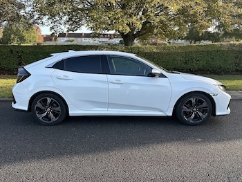 Used Honda Civic 2017 for sale - 76171098: Photo 2