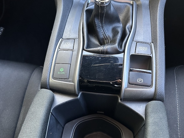 Used Honda Civic 2017 for sale - 76171098: Photo 31