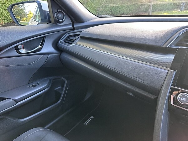 Used Honda Civic 2017 for sale - 76171098: Photo 32