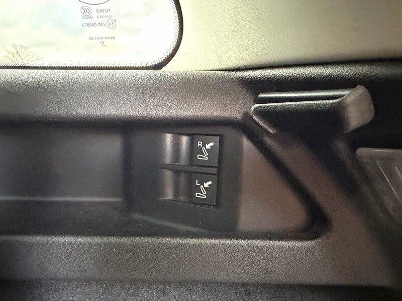 Used Land Rover Discovery Sport for sale - 77370318: Photo 28