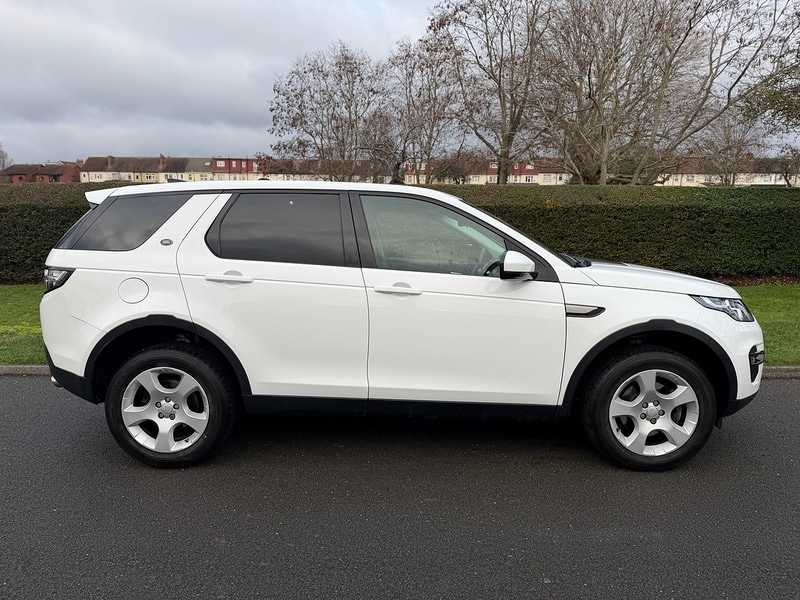 Used Land Rover Discovery Sport 2018 for sale - 77044532: Photo 2