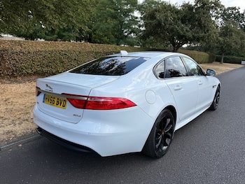 Used Jaguar XF 2016 for sale - 79648415: Photo