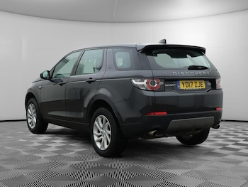 Used Land Rover Discovery Sport 2017 for sale - 75676232: Photo