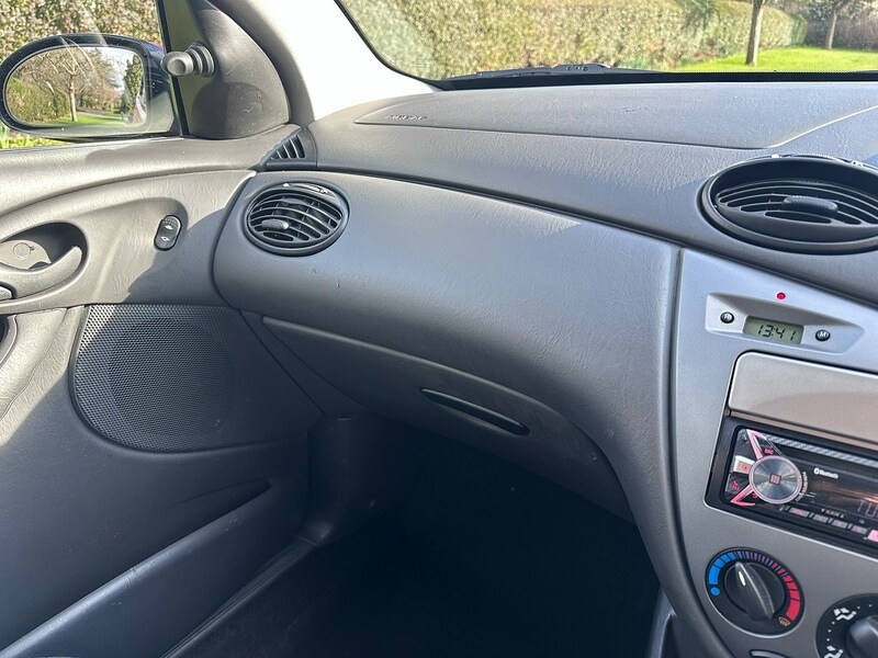 Used Ford Focus 2002 for sale - 77515231: Photo 25