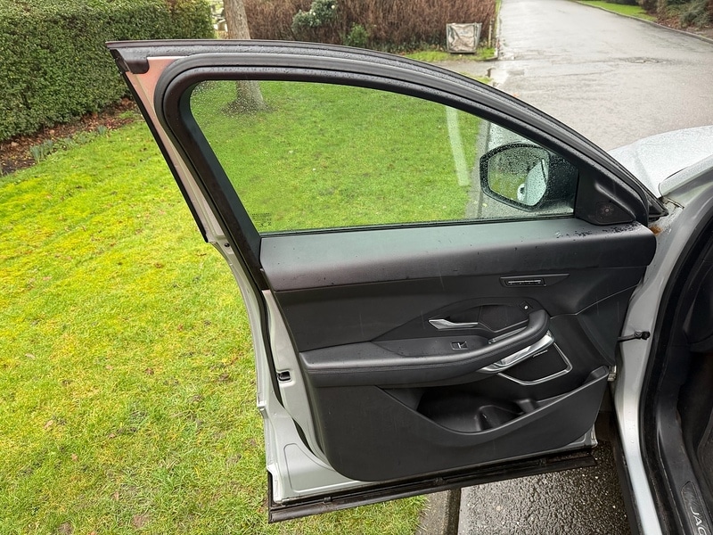 Used Jaguar E-Pace 2018 for sale - 77399913: Photo 25