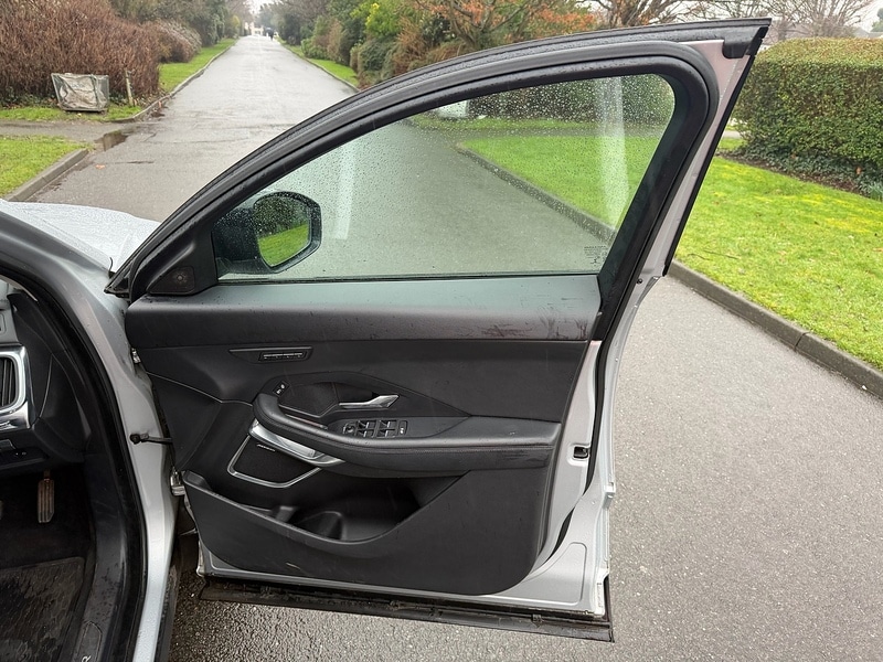 Used Jaguar E-Pace 2018 for sale - 77399913: Photo 28