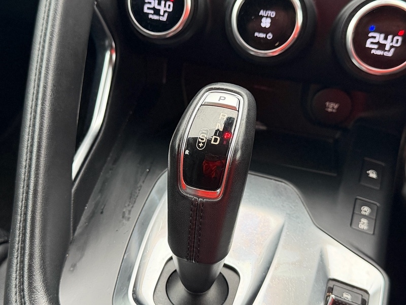 Used Jaguar E-Pace 2018 for sale - 77399913: Photo 58