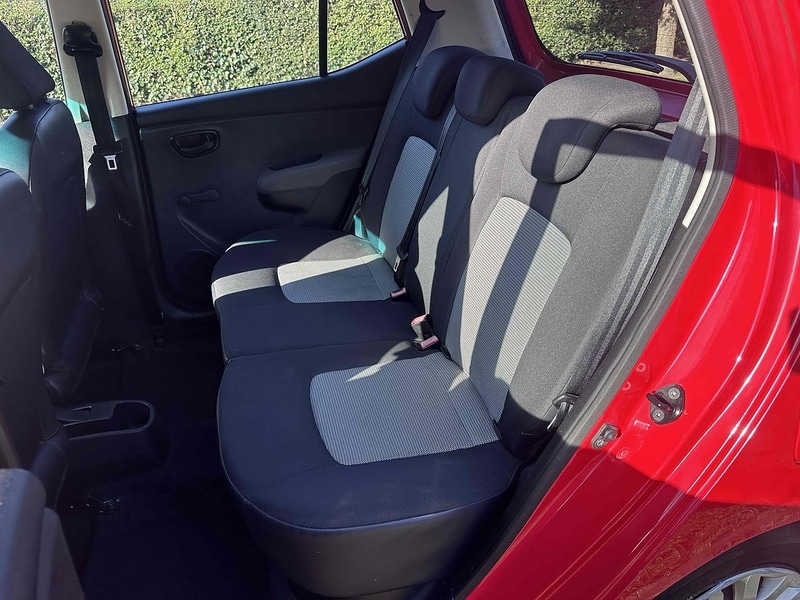 Used Hyundai i10 2010 for sale - 77605250: Photo 19