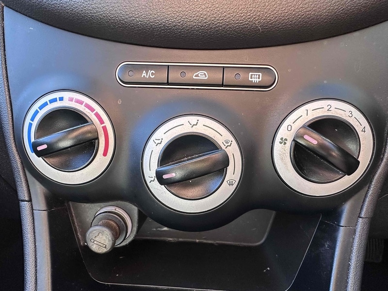 Used Hyundai i10 2010 for sale - 77605250: Photo 24