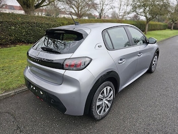 Used Peugeot E-208 2020 for sale - 77140275: Photo
