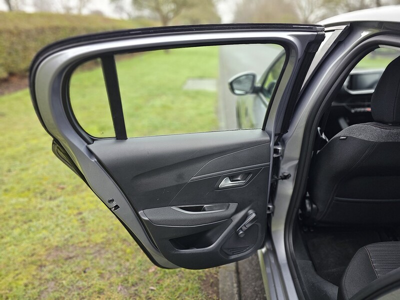 Used Peugeot E-208 for sale - 77140275: Photo 43