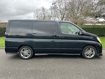 Used Nissan Elgrand 2021 for sale - 77515232: Photo