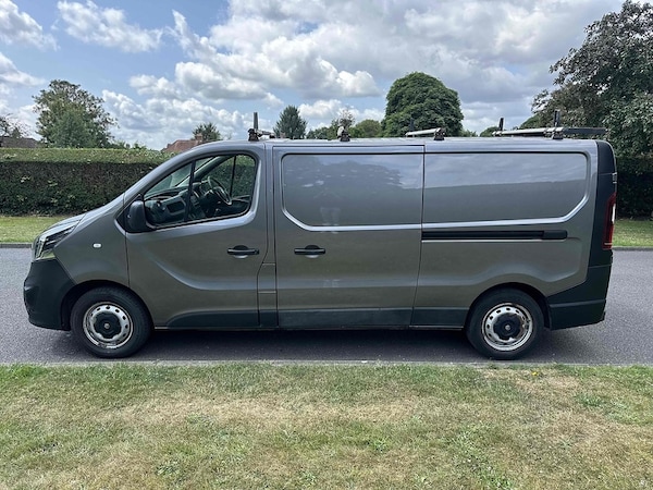 Used Vauxhall Vivaro 2018 for sale - 76057132: Photo 9