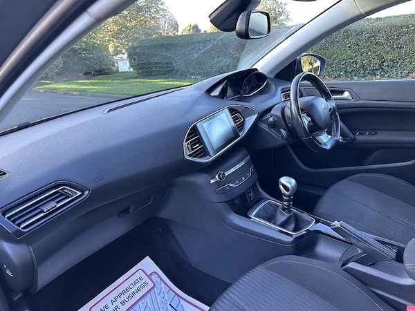 Used Peugeot 308 2017 for sale - 76034923: Photo 17
