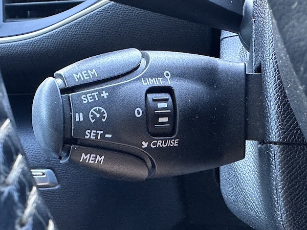 Used Peugeot 308 2017 for sale - 76034923: Photo 45