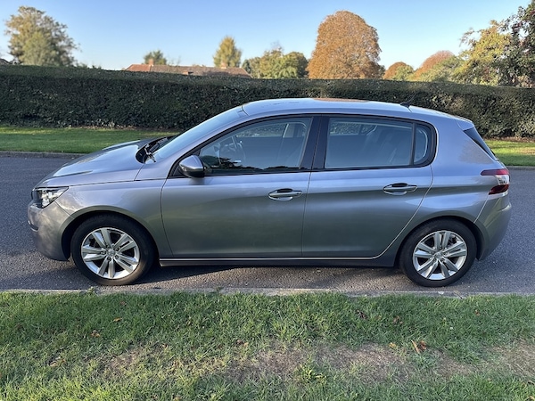 Used Peugeot 308 2017 for sale - 76034923: Photo 9
