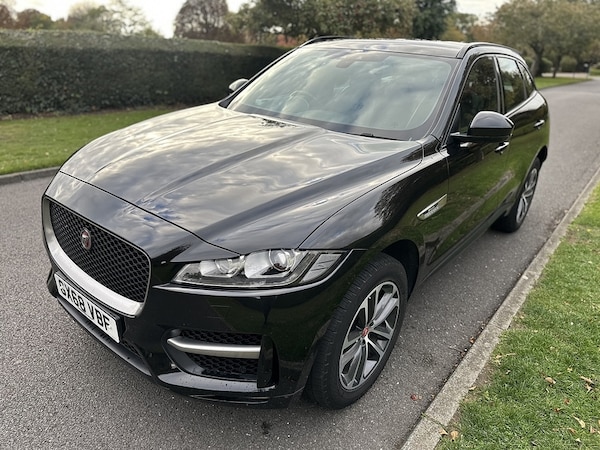 Used Jaguar F-Pace 2018 for sale - 76232396: Photo 10