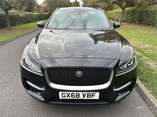 Used Jaguar F-Pace 2018 for sale - 76232396: Photo 12