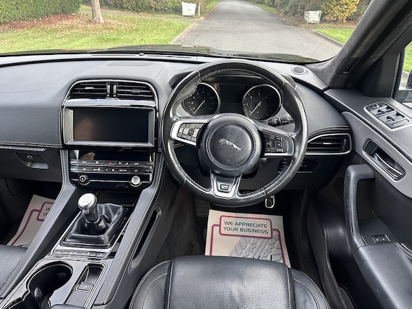 Used Jaguar F-Pace 2018 for sale - 76232396: Photo 16