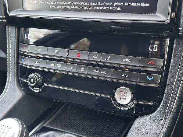 Used Jaguar F-Pace 2018 for sale - 76232396: Photo 27