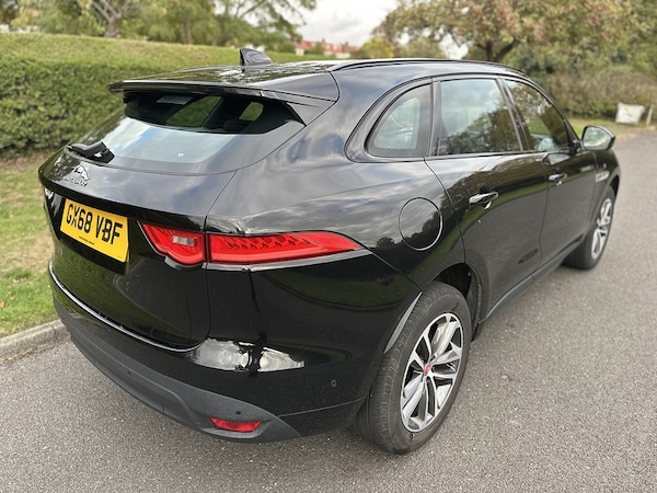 Used Jaguar F-Pace 2018 for sale - 76232396: Photo 3