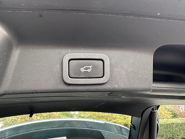 Used Jaguar F-Pace 2018 for sale - 76232396: Photo 42