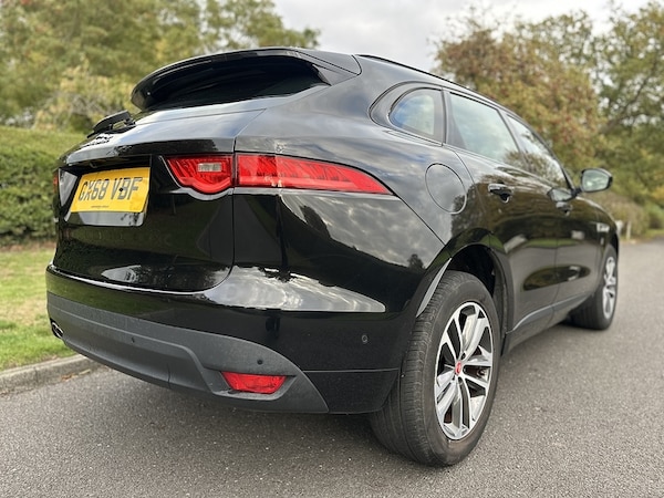 Used Jaguar F-Pace 2018 for sale - 76232396: Photo 4