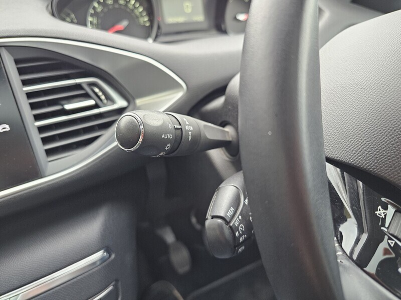 Used Peugeot 308 SW 2019 for sale - 76242633: Photo 25