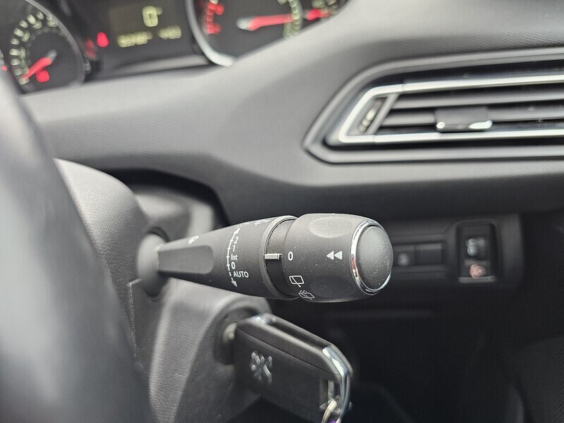 Used Peugeot 308 SW 2019 for sale - 76242633: Photo 26