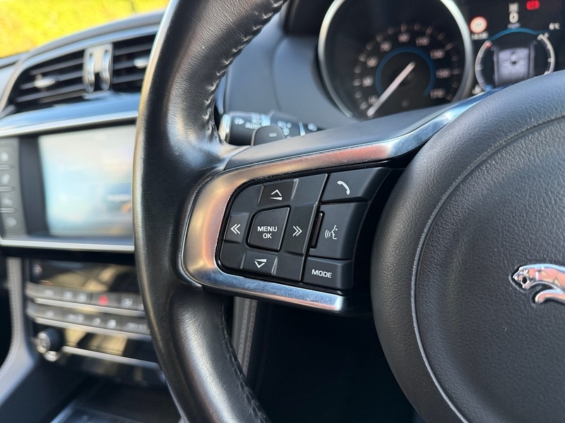 Used Jaguar F-Pace 2017 for sale - 76747982: Photo 38