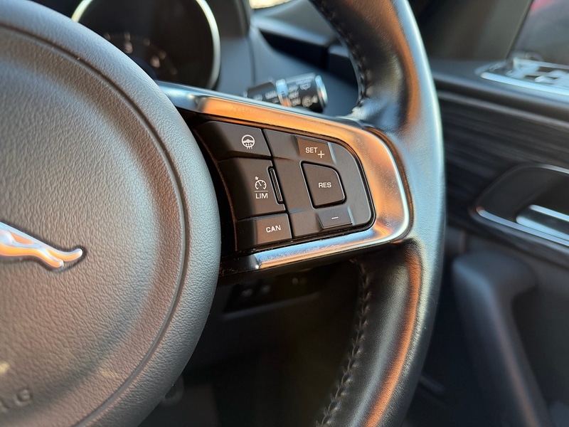 Used Jaguar F-Pace 2017 for sale - 76747982: Photo 39