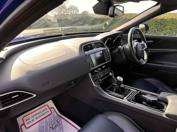Used Jaguar XE 2017 for sale - 73949160: Photo 10