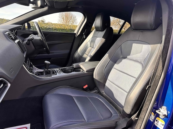 Used Jaguar XE 2017 for sale - 73949160: Photo 11