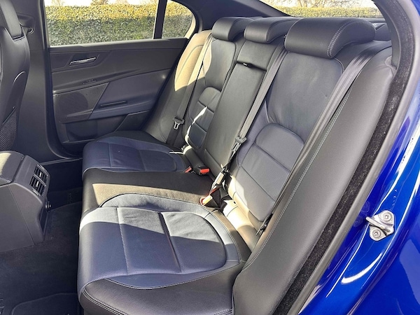 Used Jaguar XE 2017 for sale - 73949160: Photo 12