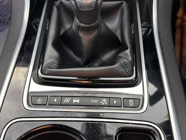 Used Jaguar XE 2017 for sale - 73949160: Photo 26