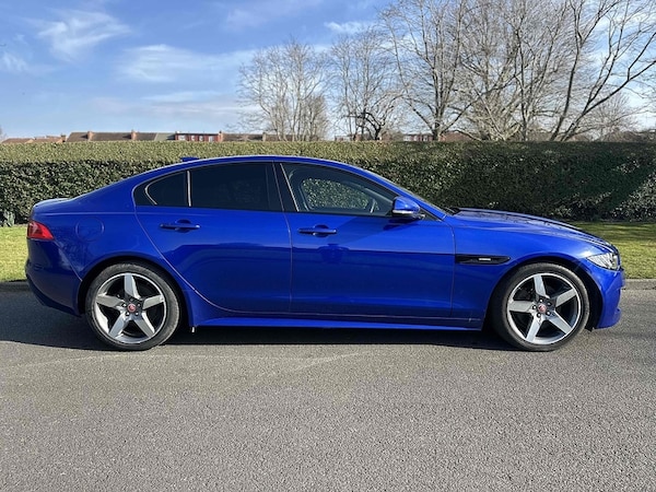 Used Jaguar XE 2017 for sale - 73949160: Photo 2