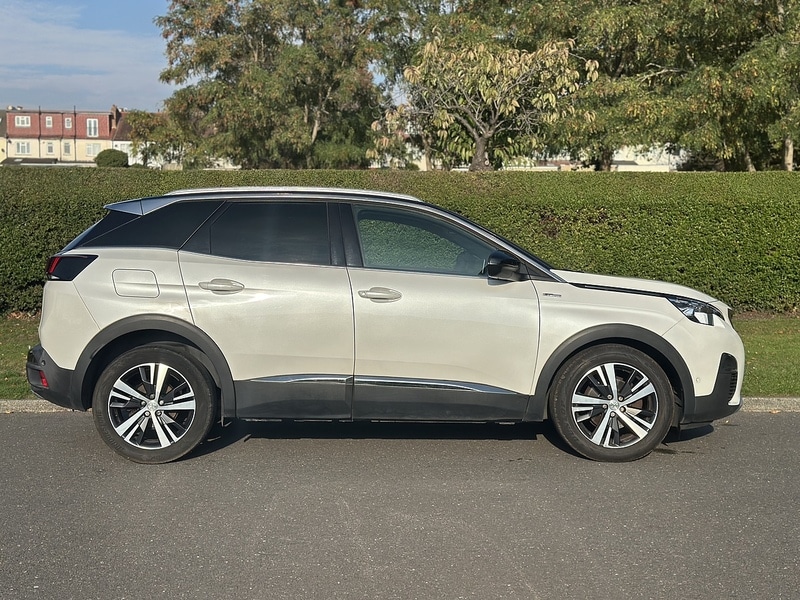 Used Peugeot 3008 2017 for sale - 76249139: Photo 2