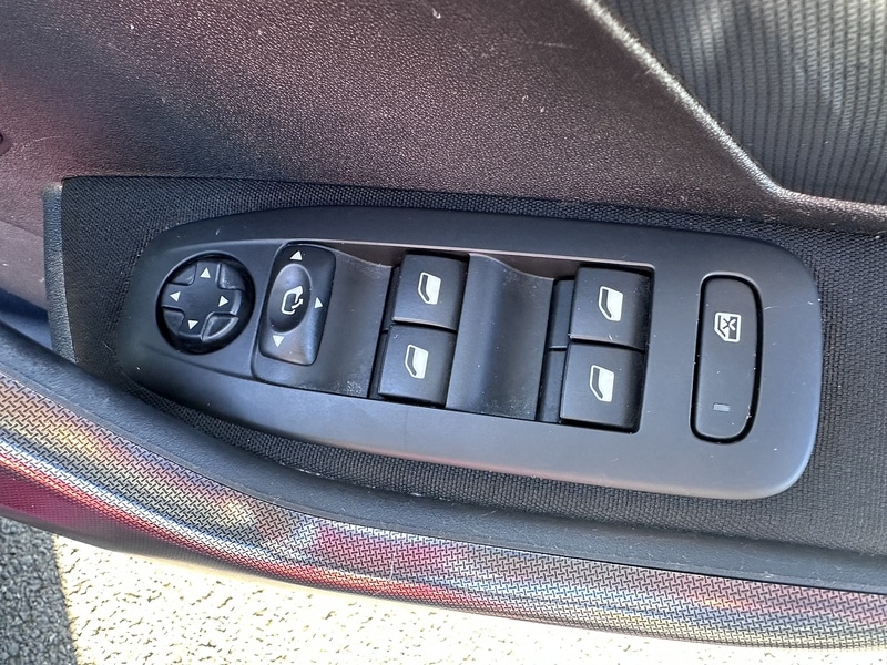 Used Peugeot 2008 2016 for sale - 76034917: Photo 25