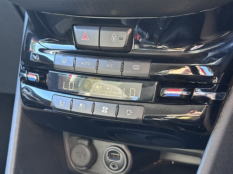 Used Peugeot 2008 2016 for sale - 76034917: Photo 29