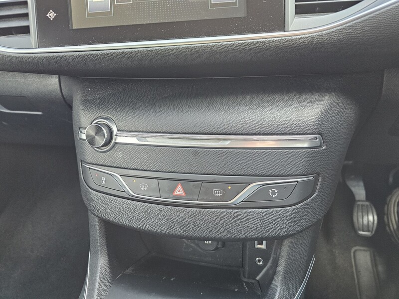 Used Peugeot 308 2015 for sale - 77902533: Photo 18