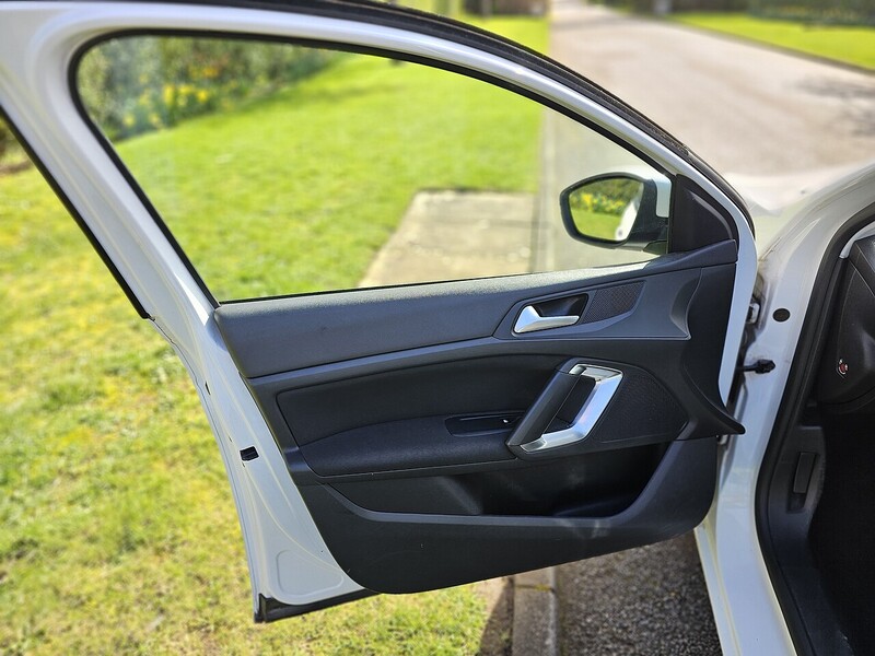 Used Peugeot 308 2015 for sale - 77902533: Photo 38