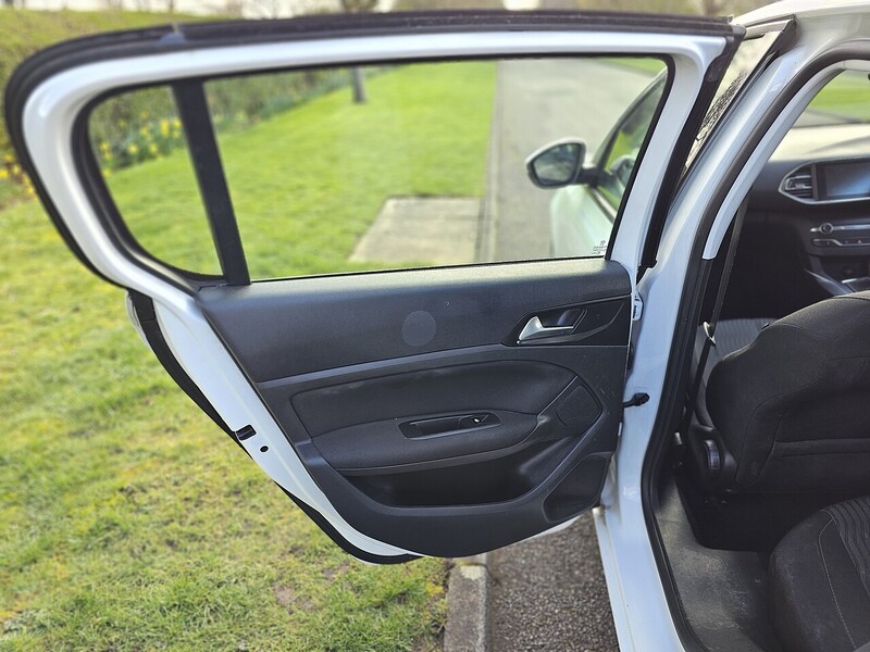 Used Peugeot 308 2015 for sale - 77902533: Photo 40