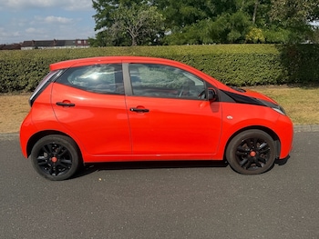 Used Toyota AYGO 2015 for sale - 79257351: Photo