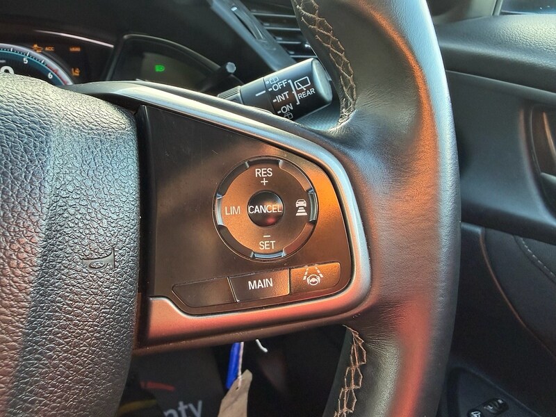 Used Honda Civic 2017 for sale - 77501090: Photo 40