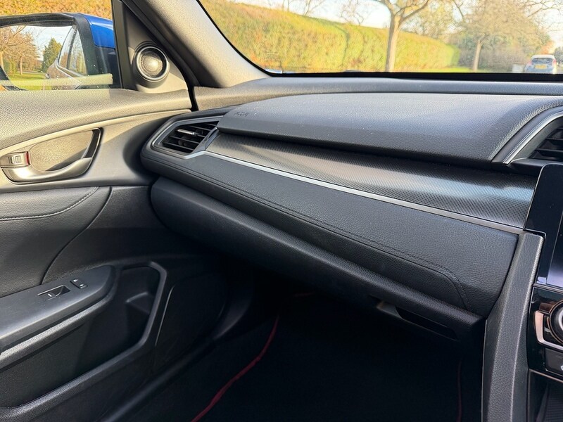 Used Honda Civic 2017 for sale - 76941690: Photo 37