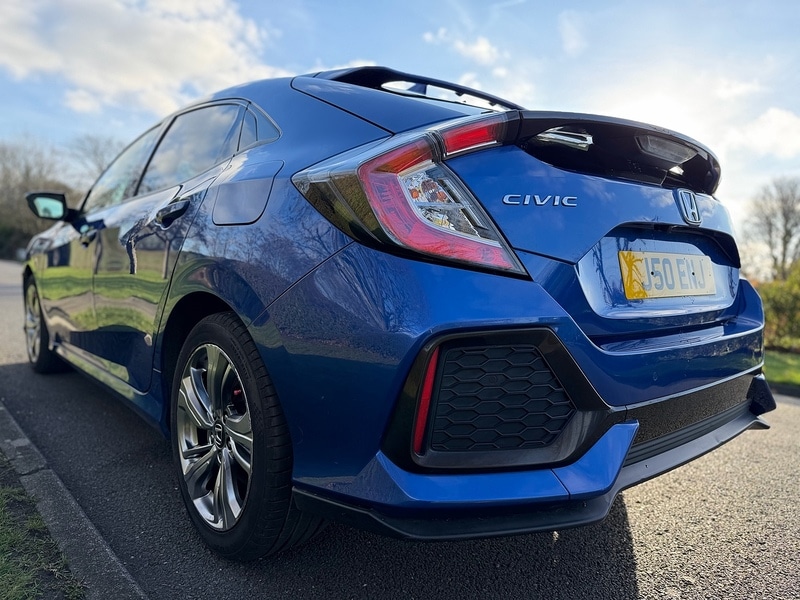 Used Honda Civic 2017 for sale - 76941690: Photo 8